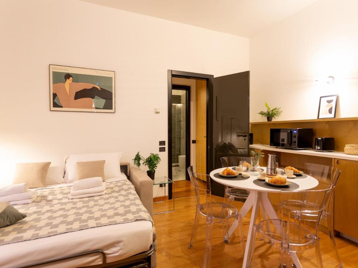 The Best Rent - Modern Apartment In The Center Милан Экстерьер фото